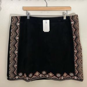 NEW Skies Are Blue Faux Suede Skirt. 1X